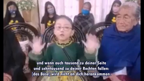 Asiatisches Baby Mädchen sprechen Worte der Ermutigung in die Welt!